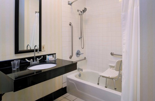 New Paris Hotel | Fairfield Inn by Marriott Richmond