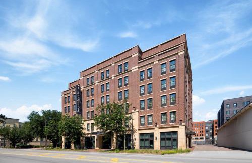 Yamacraw Village Hotel | Fairfield Inn & Suites by Marriott Savannah Downtown Historic District