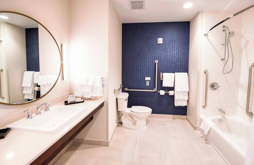 Ottawa Division Hotel | Fairfield Inn & Suites by Marriott Ottawa Airport