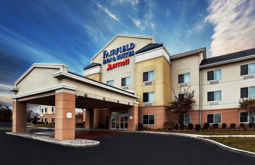 Toledo Hotel | Fairfield Inn & Suites by Marriott Toledo North