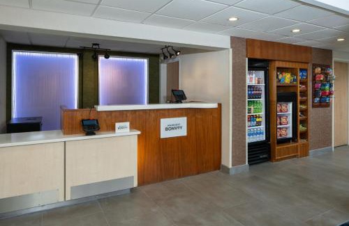 Villas Hotel | Fairfield Inn & Suites by Marriott Fort Myers Cape Coral