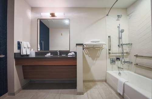 Upper Peninsula Michigan Hotel | Fairfield Inn & Suites by Marriott Marquette