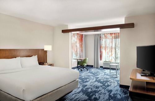 Clifton Heights Hotel | Fairfield Inn & Suites Cincinnati Uptown/University Area