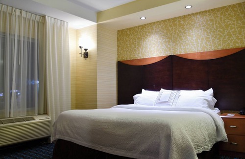 Windsor Locks Hotel | Fairfield Inn & Suites Hartford Airport