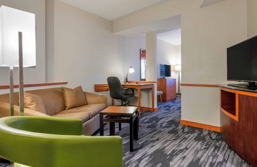 Holiday Hotel | Fairfield Inn & Suites Holiday Tarpon Springs