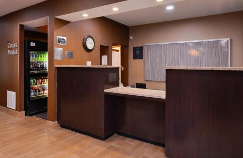 Jeffersonville Hotel | Fairfield Inn & Suites Louisville North