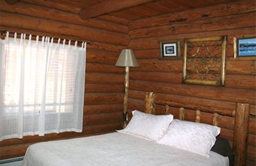 Fairmont Cabin | Fairmont Chalets Montana 2