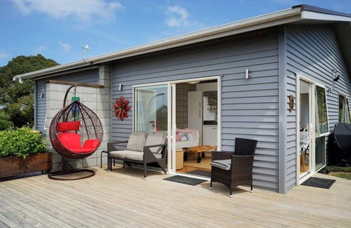 Palm Beach Apartment | Fairview Apartment - Unit 2 | Stay Waiheke