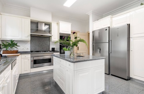 Quinta da Marinha Villa | Fairview Villa by Cadenzalux