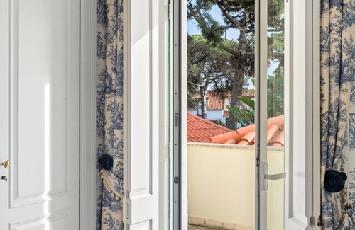 Quinta da Marinha Villa | Fairview Villa by Cadenzalux
