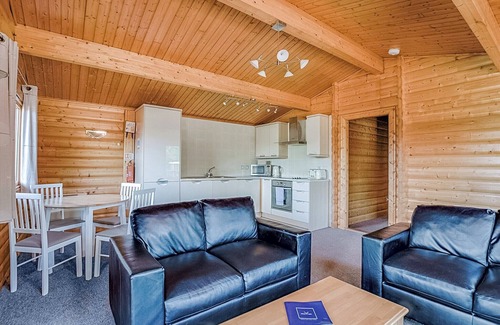 Newton Saint Cyres Ski Chalet | Fairway Lodge Hot Tub