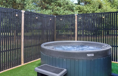 Cottingham Cottage | Fairways Retreat 1 - UK50246
