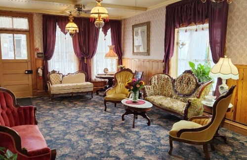 Virginia City Hotel | Fairweather Inn