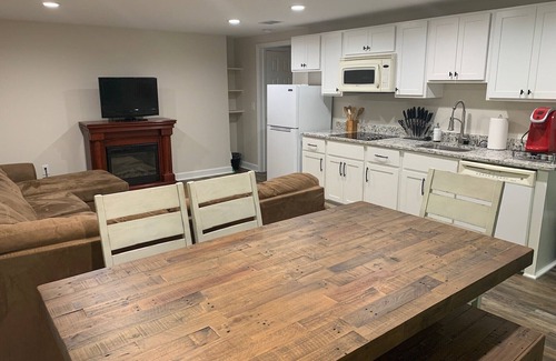 Dawsonville Apartment | Fairy Garden (2 Bedroom Basement Apartment)