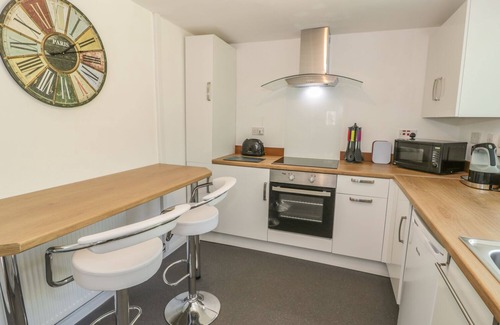 Bryngwran Cottage | FALCONERS COTTAGE, pet friendly, with a garden in Caergeiliog