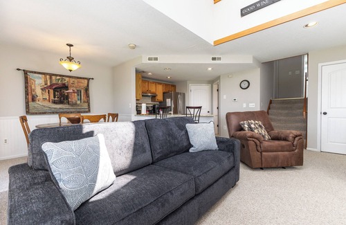 The Galena Territory Villa | Fall Break @ Poplar Ridge! Amazing Golf Course View with Access to Pools!