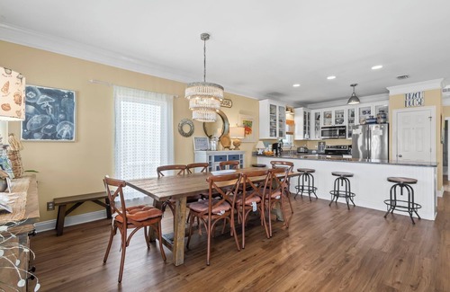 Morgantown House | Fall Dates Discounted! In Morgantown - Pools/Tennis