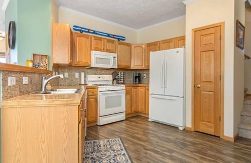 Summit Cove House | Fall into Savings! 15% Off Until Oct 31 - Book Now!