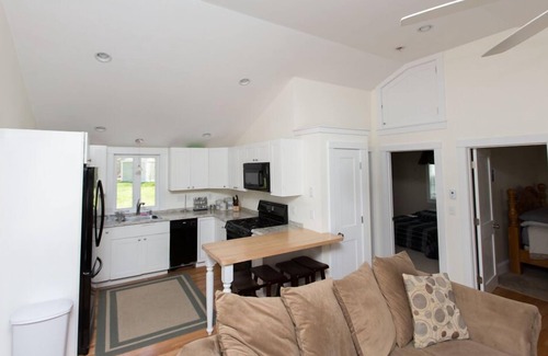 East Falmouth Cottage | Falmouth: Newly remodeled cottage near beaches and shopping