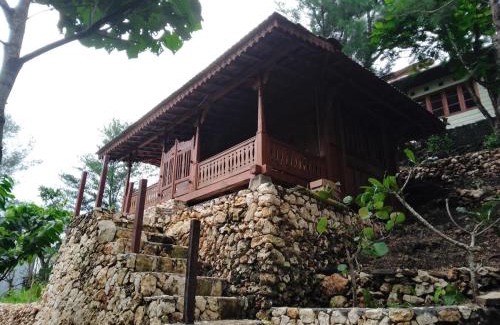 Wonosari House | Fam Sugiono Cottage - Wooden House