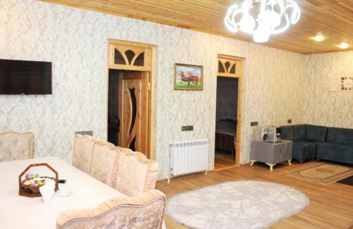 Ganja House | Famili home