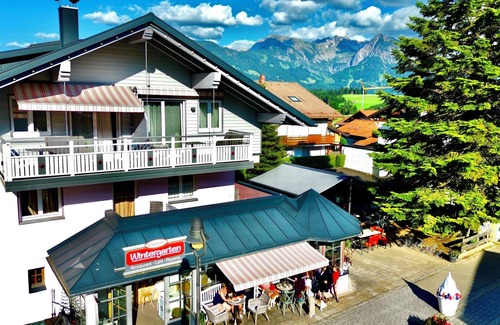 Bolsterlang Apartment | Familiensuite mit 2 Seperaten Schlafzimmern und 2 Balkonen