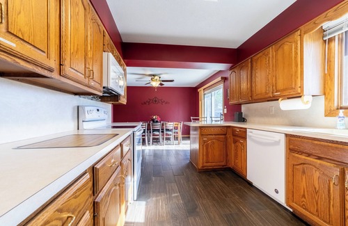 Grand Island House | Families- Centrally Located