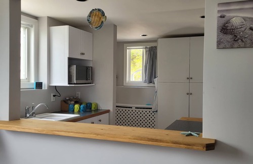 Black Point Cottage | Families, Friends, Pet Friendly.
