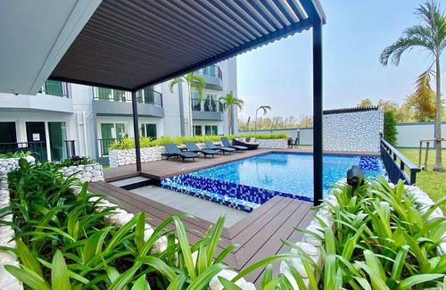 Kram Condo | Family 2 bdrm pool view, big balcony, AC, Wifi and Kitchen