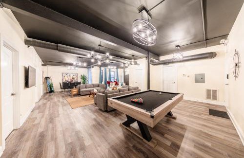 Near South Side Apartment | Family and Group Friendly 5BR Spacious Unit with Pool Table and Optional Parking Near McCormick Place and Soldier Field