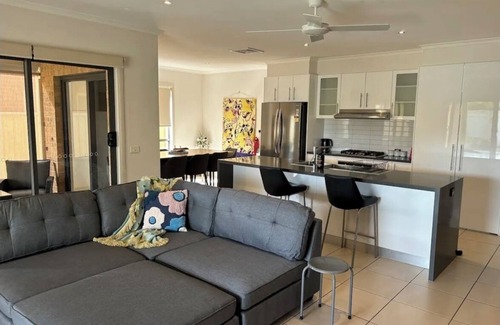 Mildura House | Family and pet friendly