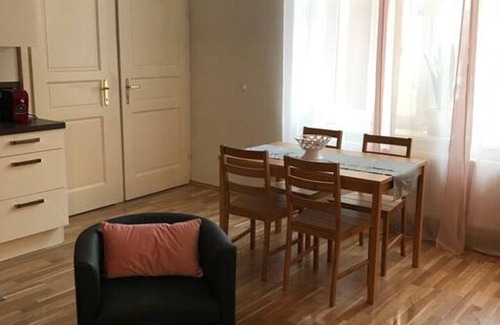 Yppenplatz Apartment | Family Apartment near Yppengasse