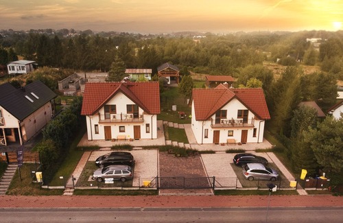 Chlopy House | Family apartment with terrace and garden 13 minutes from the beach