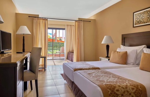 El Quseir Hotel | Family Beach Retreat with Outdoor Swimming Pools and Spa Access