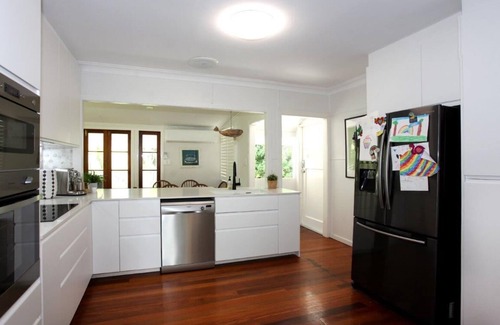 Currimundi House | Family Beachfront House at Currimundi Lake