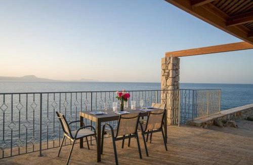 Atsipópoulon Apartment | Family big apartment next to the Sea 2-5 people