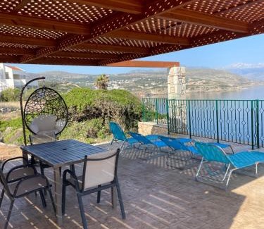 Atsipópoulon Apartment | Family big apartment next to the Sea 2-5 people