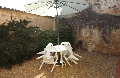 Saint-Front-la-Riviere Cottage | Family cottage with WiFi near Brantôme