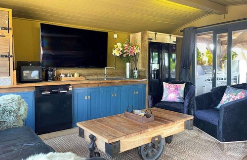 Glentham Cabin | Family Cabin Escape | Puppy Lounge & Horse Views