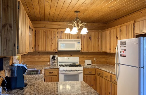 Heavener Cabin | Family Cabin with spectacular views!
