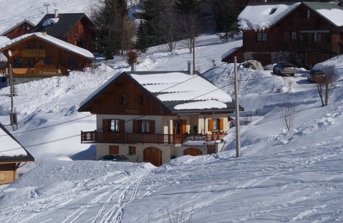 Albiez-le-Vieux Ski Chalet | Family chalet 2*, near slopes and center, south terrace, mountain view