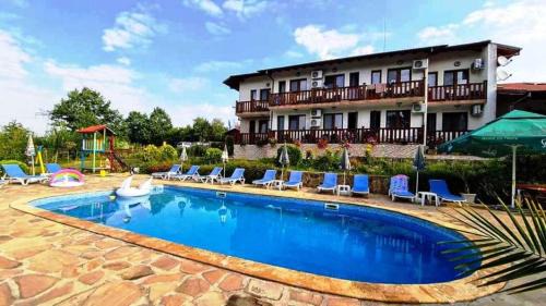 Elena Hotel | Family Complex KrisBo