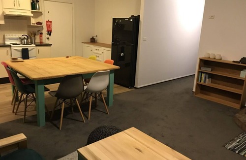 South Durras House | Family cottage, 8 minutes from the beach, pet friendly