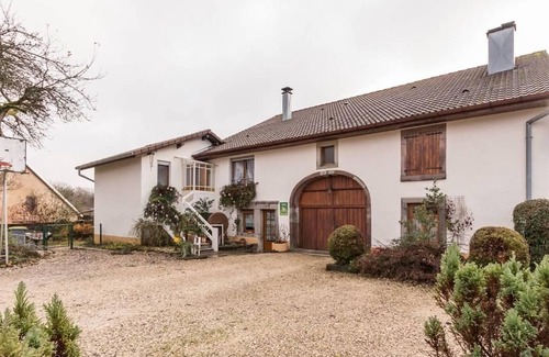 Fresse Cottage | Family cottage for 8, historic charm & modern comfort