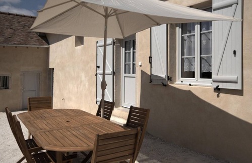 Montagney Cottage | Family cottage with terrace and parking, pets allowed