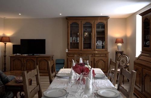 Montagney Cottage | Family cottage with terrace and parking, pets allowed