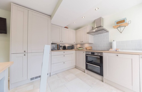 Cartmel Cottage | Family Cottage with Garden View at The Flags