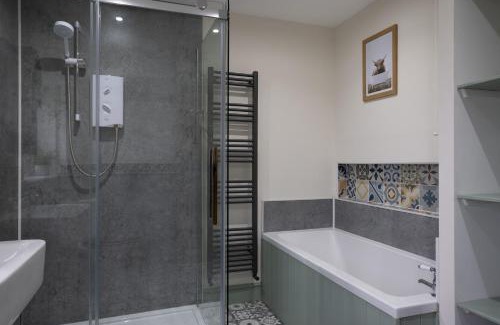 Llandovery House | Family Country Cottage with Stunning Mountain Views