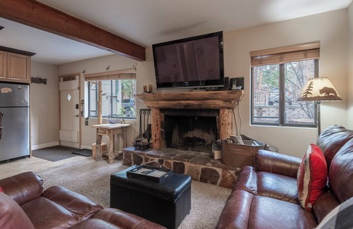 Kings Beach House | Family Cozy Cabin, 5 Min Walk To The Lake