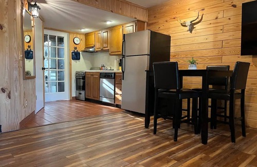 River Ranch Condo | Family Deluxe Lodge Suite: full kitchen + arcade + walk to pool and rodeo